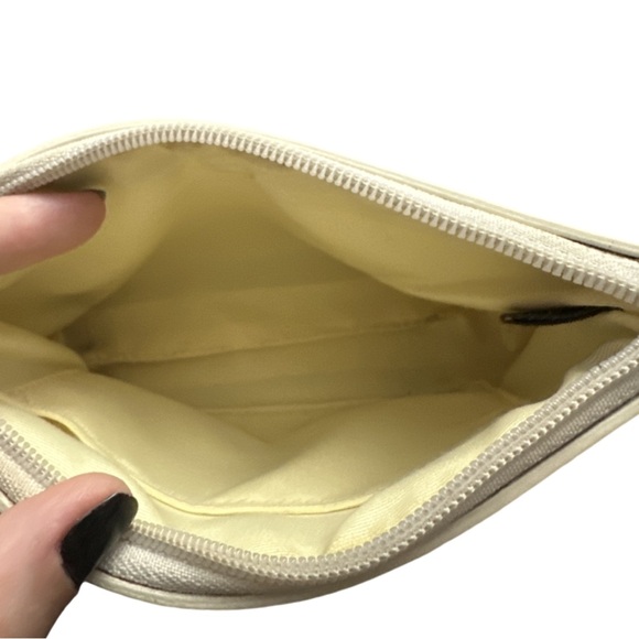 COACH Y2K women's yellow leather signature beige monogram wristlet with strap. - Picture 3 of 3